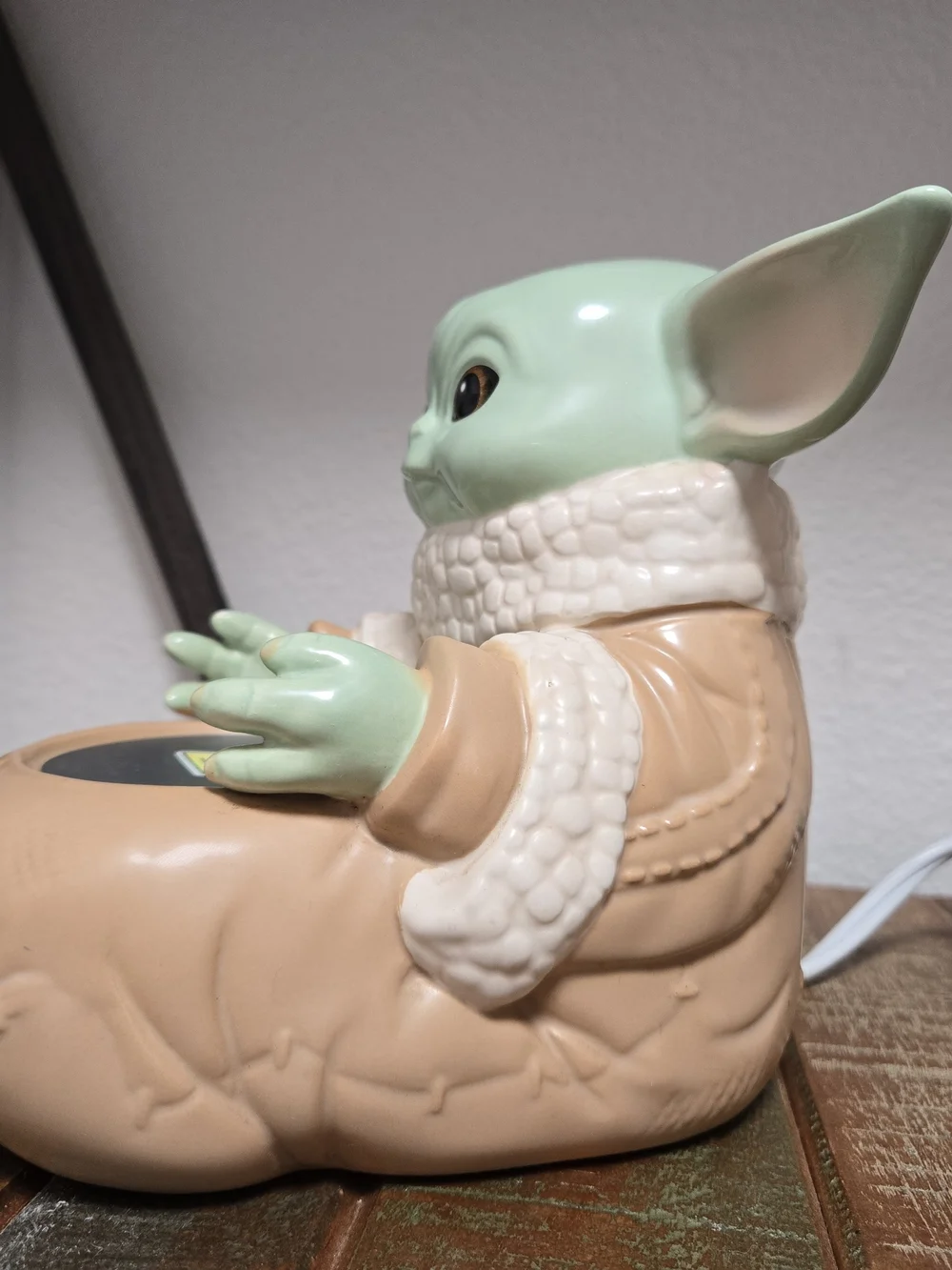 Scentsy Green and Tan Baby Yoda Ceramic Wax Warmer